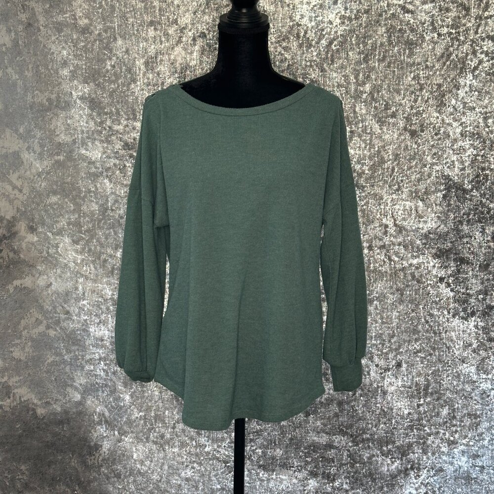 Soft long sleeve sweater/shirt/top~ size Small